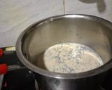 A picture of step 1 of Rose milk tea.