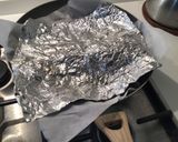 Foto del passaggio 4 della ricetta Filetto di branzino alla mediterranea