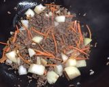 Foto del paso 4 de la receta: Chow Mein de Carne Molida Frita y Caldo de Gallina & Vegetales