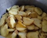 Foto langkah ke 1 dari resep Bola ubi isi coklat.