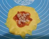 Foto langkah ke 4 dari resep Sausage Bolognaise Bread.