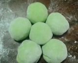 A picture of step 3 of Snow skin mooncake.