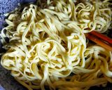 Foto langkah ke 1 dari resep Mie kocok Bandung.