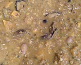 Foto del paso 5 de la receta: Tm5 - Guiso de habichuelas rojas, mix champis/setas en salsa de tomate con frutos secos (100% veg)