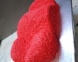 A picture of step 7 of 4&10pounds red car is ready to go pineapple cake.