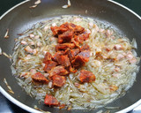 Foto del paso 2 de la receta: Patitas de cordero con tomate