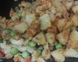 A picture of step 3 of Peas & Potato Stuffed Samosa.