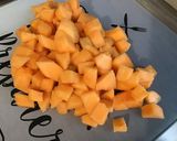 Une image de l'étape 5 de Salade de pastèque, poires, melon et pêches de vigne.