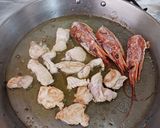 Foto del paso 5 de la receta: Arroz con gambón y pollo