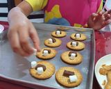 Foto langkah ke 2 dari resep S'mores cookies.