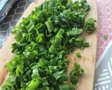 Une image de l'étape 4 de Salade de harengs fumés,pommes de terre,oignons nouveaux et cornichons.