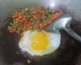 Foto langkah ke 4 dari resep Nasi Goreng Ceria.