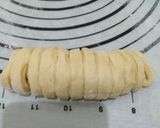 Foto langkah ke 4 dari resep Wool Roll Bread.