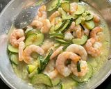 Foto langkah ke 4 dari resep ✨Tumis Zucchini dengan Udang.