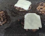 Foto del paso 9 de la receta: Smash Burger con Mayonesa de Humo y Cebolla Caramelizada en Pan Brioche
