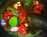 Foto langkah ke 2 dari resep Salmon Chili Grande.