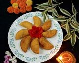 A picture of step 6 of Coconut stuffed Gujiya.