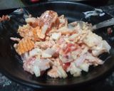 A picture of step 3 of Chips Namkeen Sandwich.