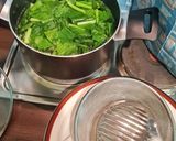 รูปขั้นตอนการทำที่ 1 ของ 🥬🐷..คะน้าผัดน้ำมันหอยใส่หมู