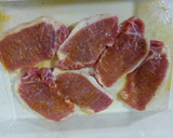 Foto del paso 1 de la receta: Lomo adobado con arroz
