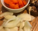 รูปขั้นตอนการทำที่ 1 ของ หมูผัดซอสโคชูจัง