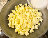 Foto del paso 6 de la receta: Pastel con manzanas y pasas (Cake with apples and raisins)