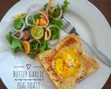 Foto langkah ke 6 dari resep Butter Garlic Egg Toast.