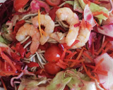 Foto del paso 3 de la receta: Ensalada templada de langostinos y gulas