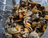 Foto langkah ke 1 dari resep Kerang Lombok Ijo.