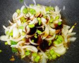 รูปขั้นตอนการทำที่ 4 ของ ข้าวผัดคะน้าสามกรอบ