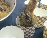 Foto langkah ke 7 dari resep 118. Muffin Cokelat Versi Panggang dan Versi Kukus.