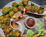 A picture of step 4 of Methi Pakoda.