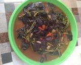 Foto langkah ke 5 dari resep Tumis Kangkung Jamur kuping.