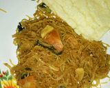 Foto langkah ke 7 dari resep Bihun Goreng Pelangi. Bihun SD, bihun yayuk pecel.