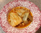 Foto del paso 4 de la receta: Garbanzos con acelgas y colas de merluza