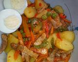 A picture of step 4 of Potatoes and veggies.
