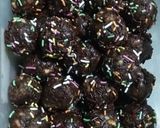 Foto langkah ke 3 dari resep Biscuit choco balls / bola-bola coklat biskuit.
