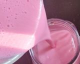 A picture of step 3 of Banana milk shake.