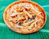 Hình bước làm 1 của món Sái sùng rang bằng nồi chiên không dầu