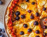 Foto del paso 2 de la receta Pizza 3 quesos con arándanos