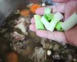 Foto langkah ke 4 dari resep Sop Daging Sapi Rempah.