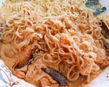 รูปขั้นตอนการทำที่ 6 ของ มาม่าไข่ตุ๋น+ปลากระป๋อง