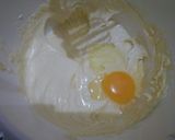 Foto langkah ke 4 dari resep Basque Burnt Cheesecake.