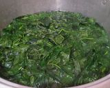 Foto langkah ke 1 dari resep 167. Tumis Pedas Daun Singkong.