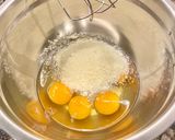 Foto del paso 4 de la receta: Pastel salado con queso y aceitunas