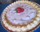 Foto del paso 5 de la receta: Tarta de Crema pastelera y Frutillas bañada en Chocolate