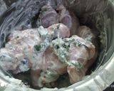 A picture of step 1 of Kashmiri chicken pulao.