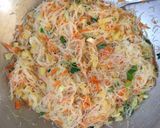 Foto langkah ke 1 dari resep Pastel bihun tanpa telur.
