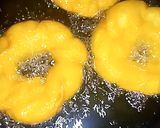 A picture of step 15 of Flower Donuts.