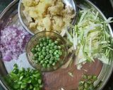 A picture of step 1 of Bread masala Samosa.